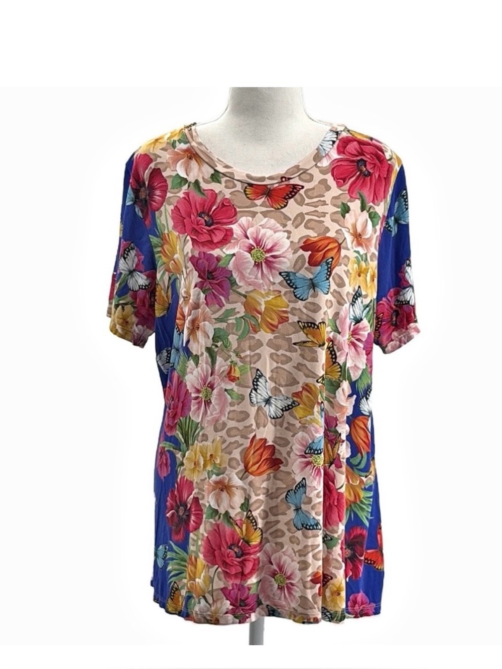Johnny Was Mayflower Favorite Short Sleeve Crew Neck Swing Tee in Multi - Large